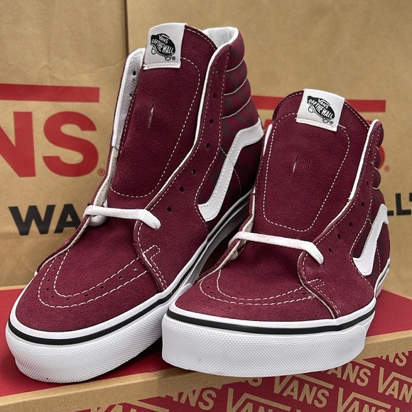 Vans Men’s Sk8-Hỉ Monogram Port Royale
VN0005U94QU
Sneakers - Picture 13 of 16